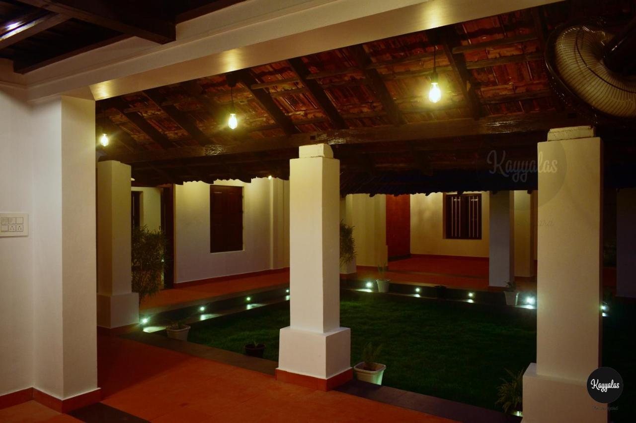 Kayyalas Courtyard Thrissur Екстериор снимка