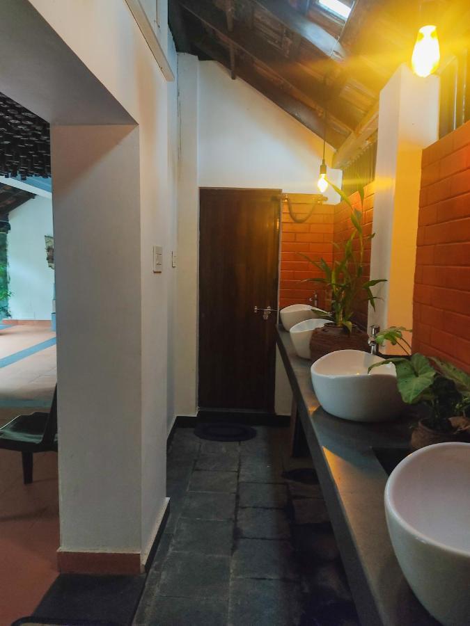 Kayyalas Courtyard Thrissur Екстериор снимка