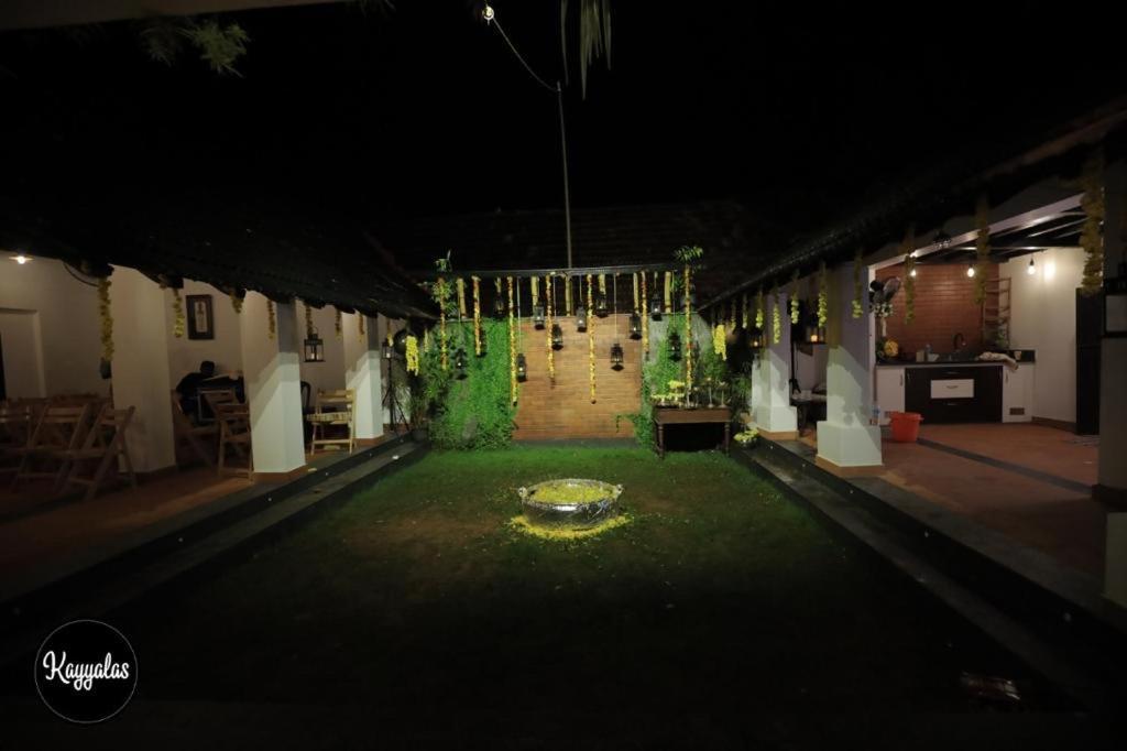 Kayyalas Courtyard Thrissur Екстериор снимка
