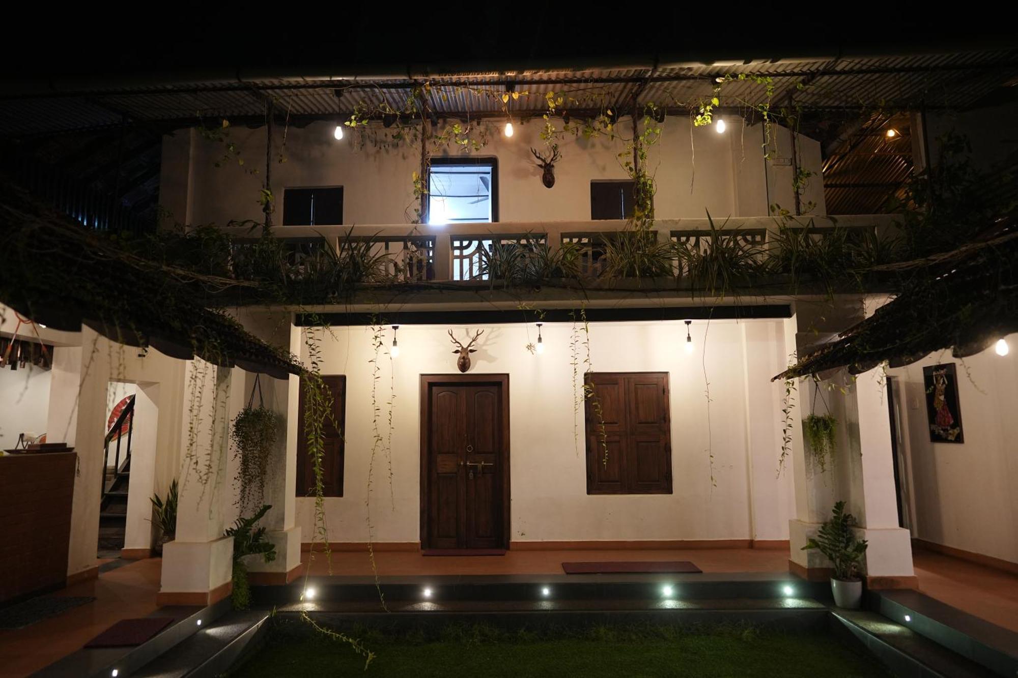 Kayyalas Courtyard Thrissur Екстериор снимка